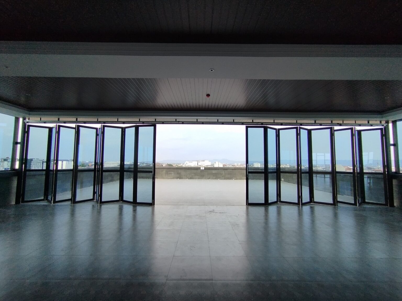 Penyekat Ruangan