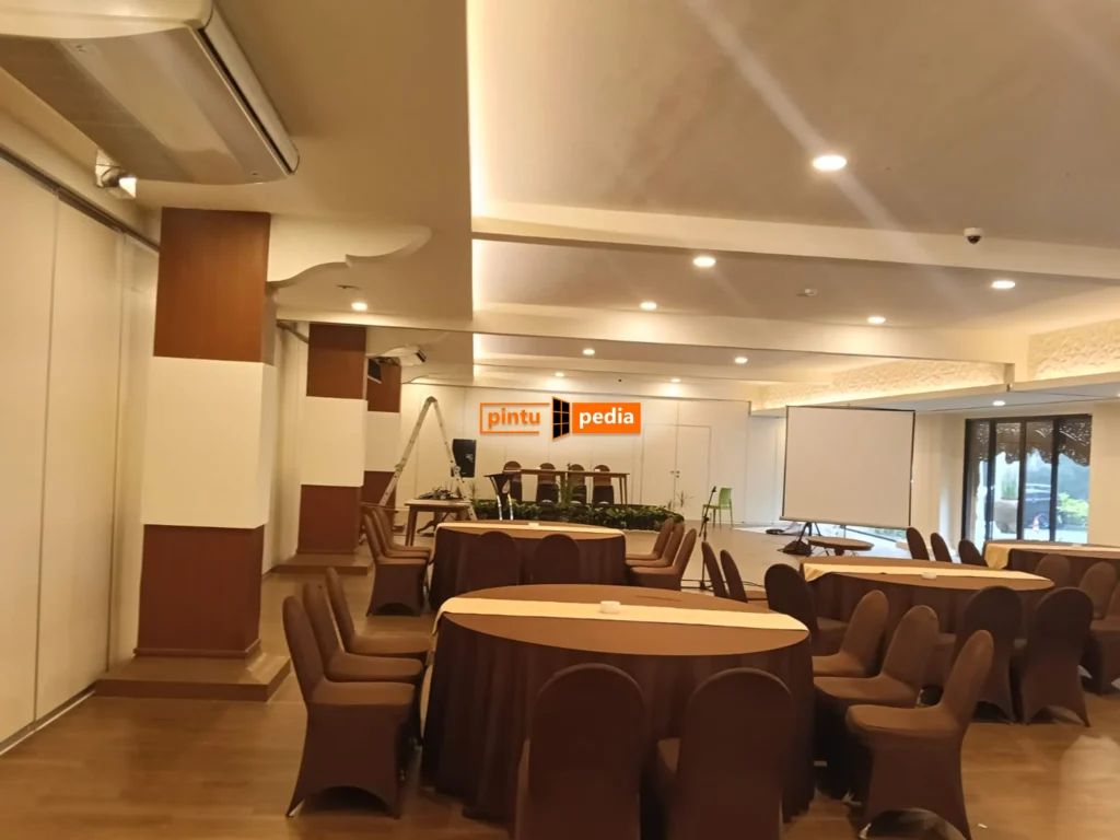 Partisi Ruangan Hotel