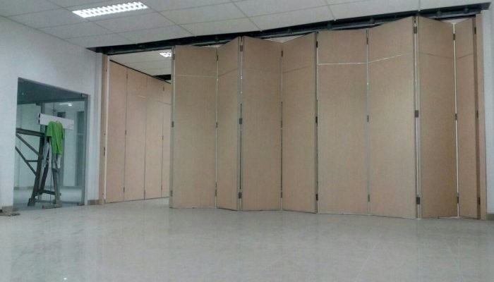 Penyekat Ruangan